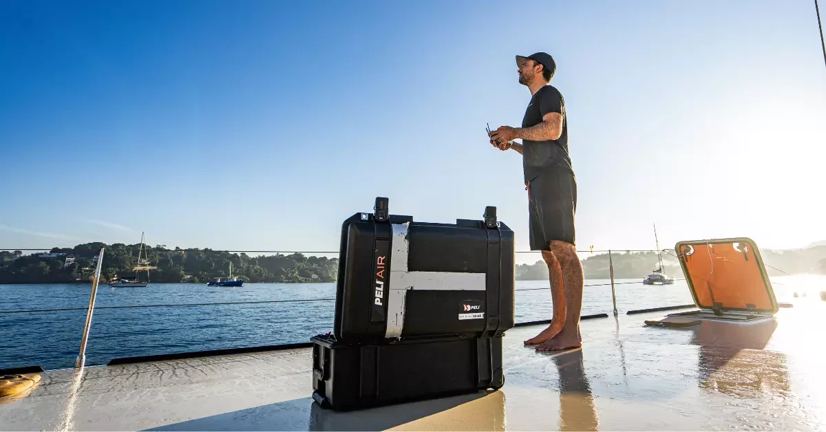 ENSURING YOUR GEAR STAYS AFLOAT: THE BEST WATERPROOF CASES FOR BOATING ENTHUSIASTS 